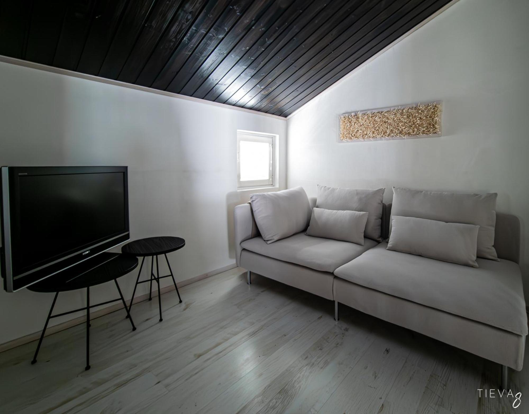Economy Tieva Apartment Levi Bagian luar foto